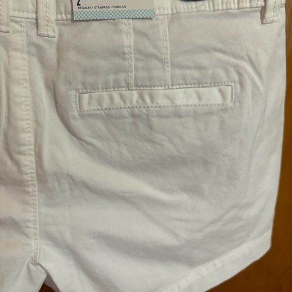 Old Navy‎ Mid Rise White Shorts Size 2 - Picture 10 of 12
